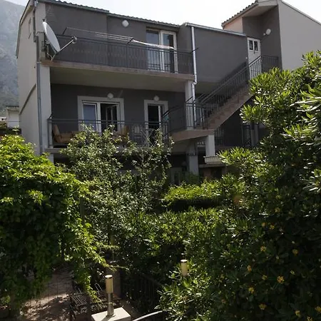 Apartmants Herc 3*
