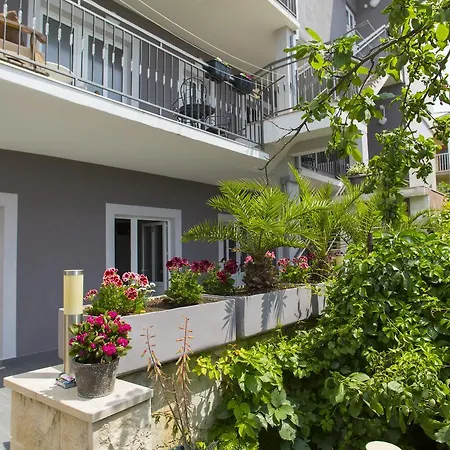 Apartmants Herc 3*